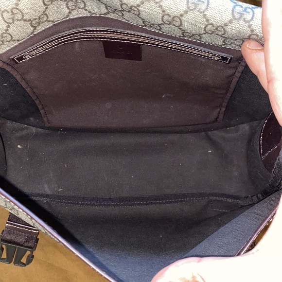 I have an Authentic Gucci supreme canvas messenger bag unisex - Picture 10 of 16